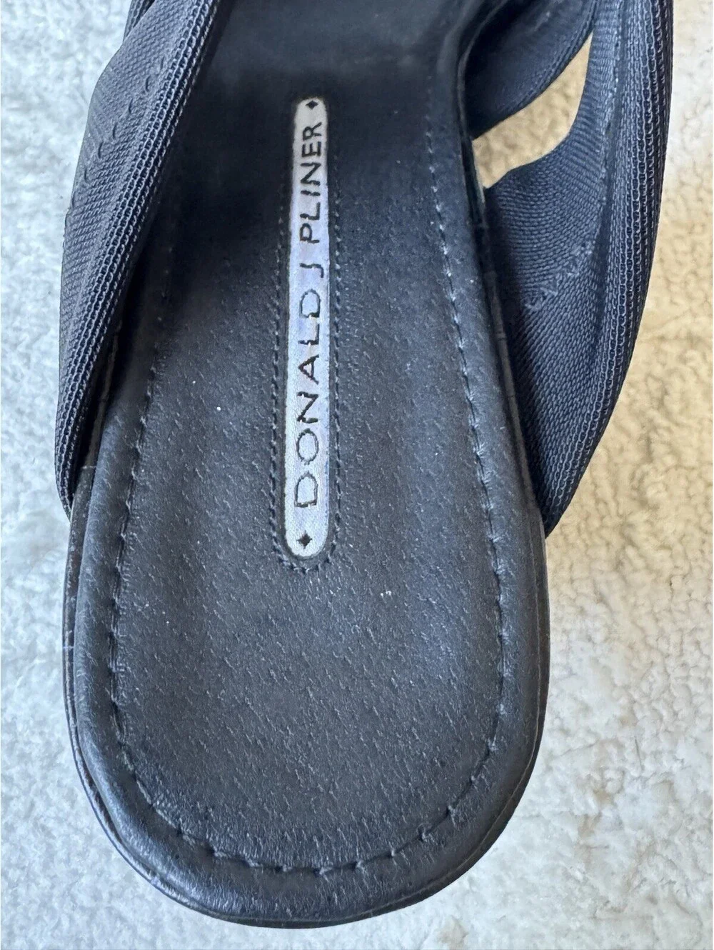 Donald J Pliner Hizzy S1 Women’s 9N Black Leather Kitten Heel Slide Sandals